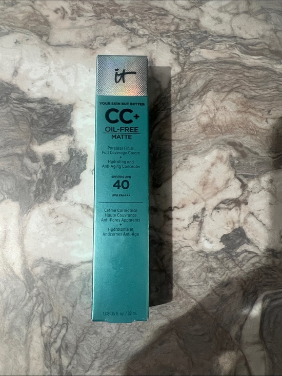 it cosmetics Other - it cosmetics CC+ Oil-Free Matte Cream SPF 40 - Teal